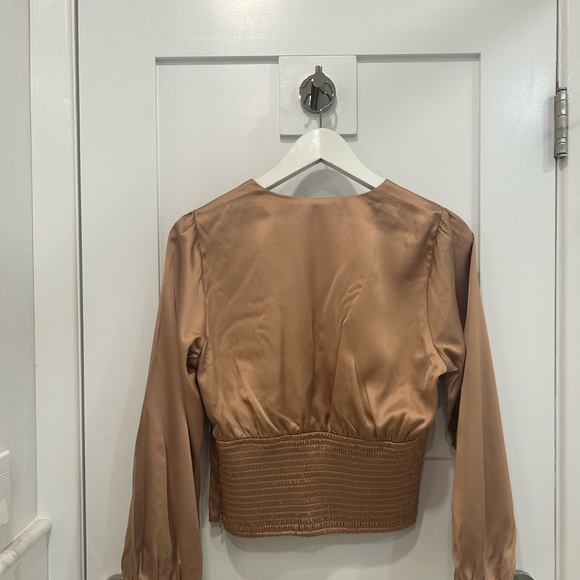 Abercrombie & Fitch Rose Gold Copper Satin Deep V Long Sleeve Top Ladies Size L🤍 - Picture 2 of 8